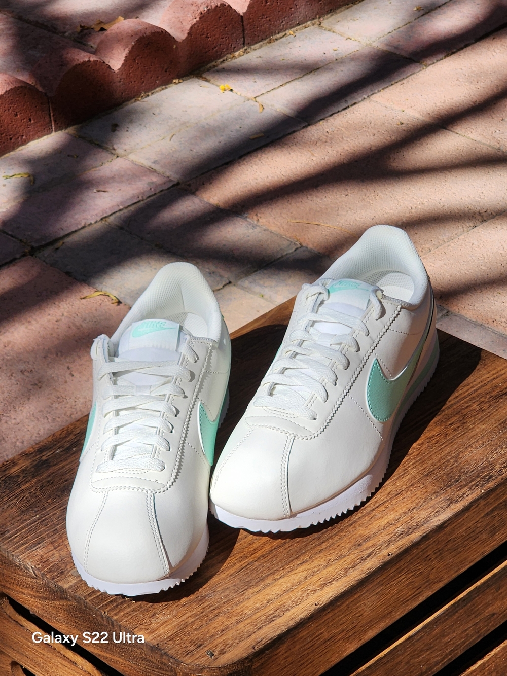 Nike Women’s Classic Cortez Mint Leather Sneakers Size 9 - Picture 4 of 9